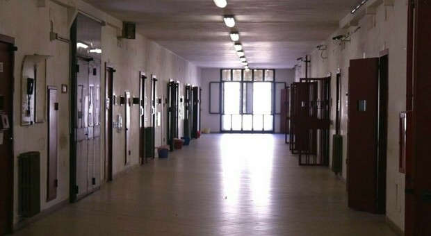 Roma, detenuto di 21 anni suicida in carcere a Regina Coeli. « Era solo in cella, forse malato di scabbia»