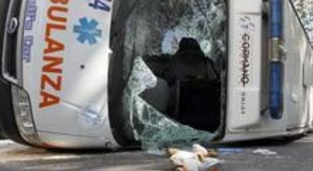 Donna morta in schianto ambulanza a Bari, autopsia su vittima