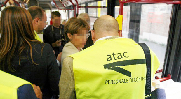Turisti russi aggrediscono controllori del bus che gli chiedono i biglietti