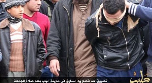 Isis, altra barbarie: mano amputata a un uomo accusato di furto in Siria
