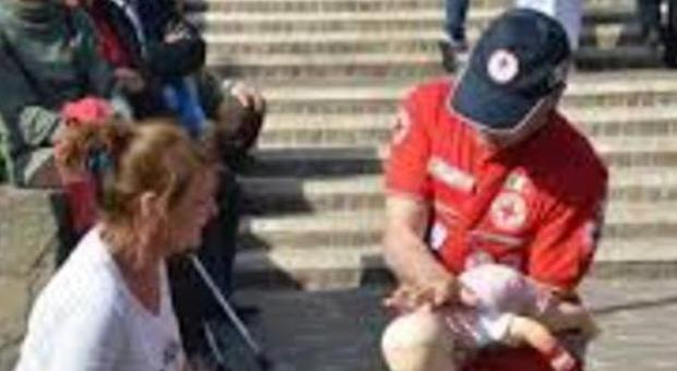 Porta di Roma, bimba di 13 mesi rischia di soffocare: salvata
