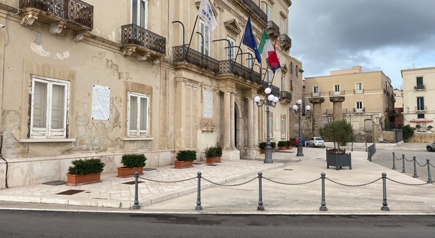 Grandi manovre verso le elezioni a Taranto, si presenta la coalizione trasversale
