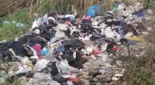 Giugliano: ancora sversamenti illegali di rifiuti in via Madonna del Pantano