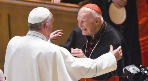 Pedofilia, McCarrick trascinato in tribunale negli Usa: è la prima volta per un (ormai ex) cardinale