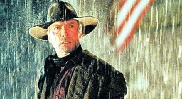 Con "Gli spietati" il western incrocia il noir e la tragedia: il film da non perdere questa sera alle 21 su Iris