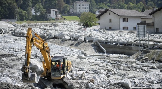 Svizzera, perse le speranze di trovare in vita gli 8 scalatori travolti dalla frana, altri tre morti sulle Alpi