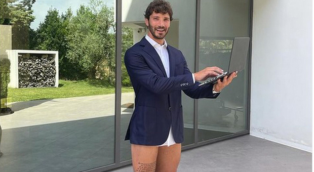 Stefano De Martino in mutande su Instagram