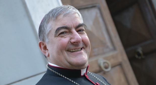 Monsignor Seccia: «Più lavoro per i giovani e il gasdotto non mi convince»