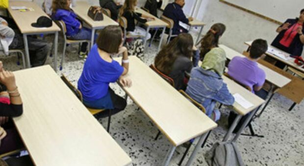 Scuola, la stangata è servita: nelle Marche un figlio al liceo costa 1.300 euro