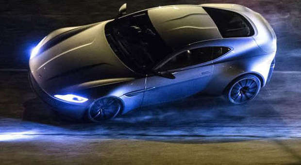 La nuova Aston Martin di James Bond sulle sponde del Tevere