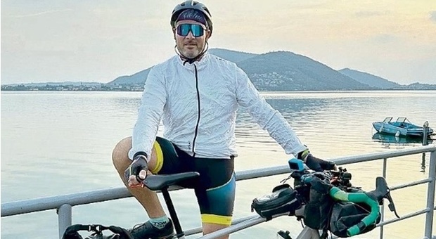Cinquecento chilometri e 7mila metri di dislivello, l'avventura di Gianluca da Spinea a Fuerteventura in bici. Il motivo è nobile