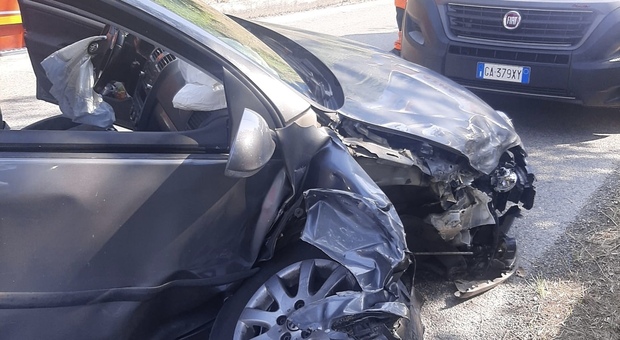 Brutto incidente stradale a Velia, quattro le persone coinvolte
