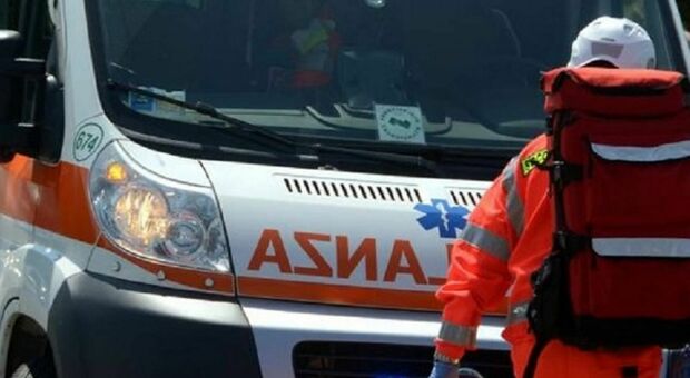 Scontro frontale tra auto e suv a Cagliari: morti due ragazzi. «Andavano contromano». Altri due feriti in ospedale