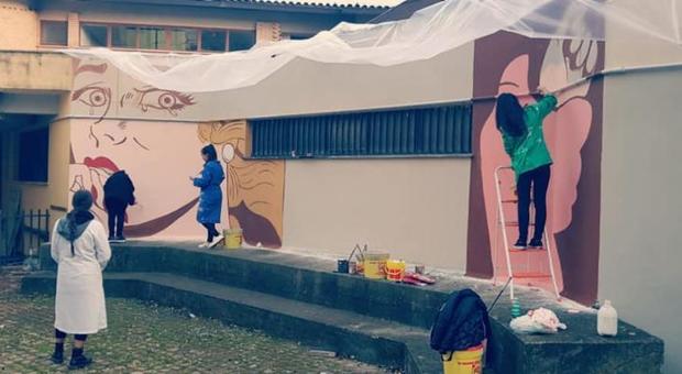 Priverno, no alla violenza contro le donne: murale degli studenti dell'istituto d'arte “Baboto”