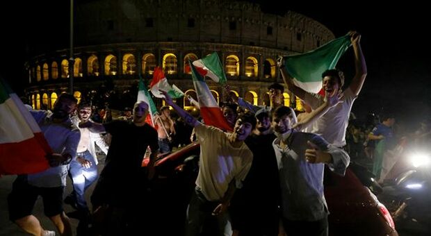Covid, a Roma contagi quasi quintuplicati dopo festeggiamenti Euro 2020