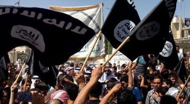 Isis, contraggono l'Aids dalle schiave sessuali: 16 jihadisti saranno destinati ad attacchi suicidi