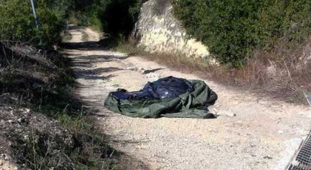 Trovati due cadaveri in decomposizione a Crotone: erano nascosti in un sacco