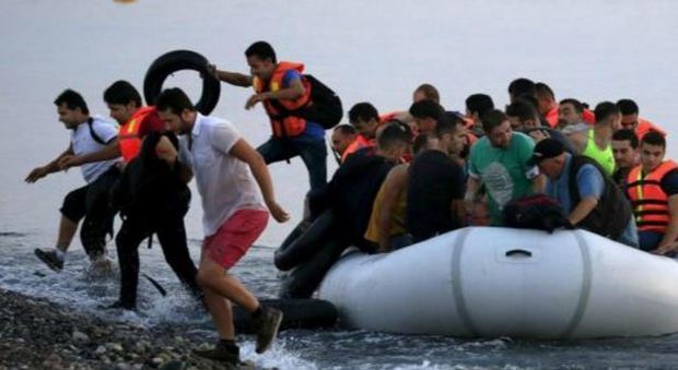 Stop ai migranti, il piano italiano. Renzi: sul Brennero regole da rispettare