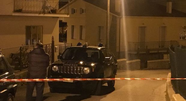 Ancona, bambino di 5 anni morto in casa: interrogato il padre, mamma sotto choc