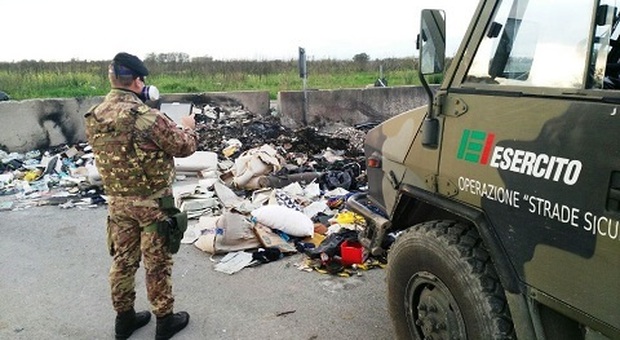 Terra dei fuochi, due furgoni carichi di rifiuti speciali in ferro fermati dai militari