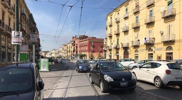 Napoli, cordolo per separare la corsia del tram: 20 km orari sul corso san Giovanni