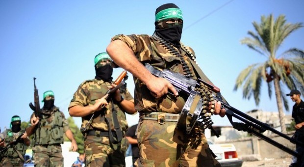 Hamas mostra foto di due israeliani in ostaggio e di altri due morti