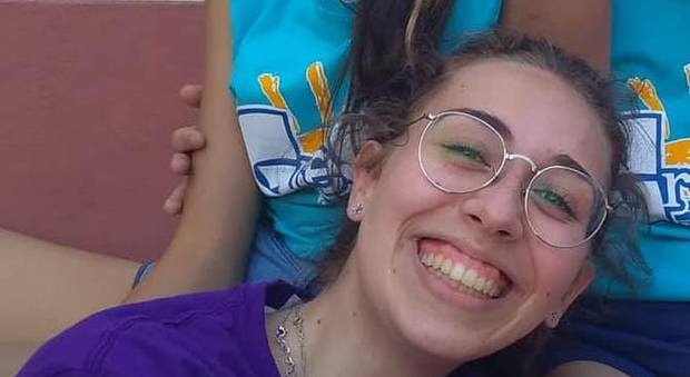 Anna Maria muore a 18 anni per la rottura di un aneurisma: «Era una volontaria amata da tutti»