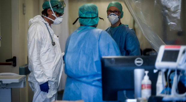 Tre trapianti di fegato in cinque giorni. Una tarantina di 56 anni salvata da epatite fulminante