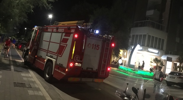 Pesaro, esplode il forno dell'albergo sul lungomare: una persona all'ospedale