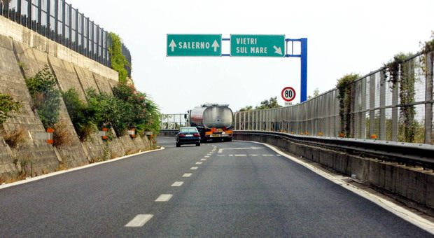 Autostrada Napoli-Salerno, chiuso per una notte il tratto tra Cava e Salerno
