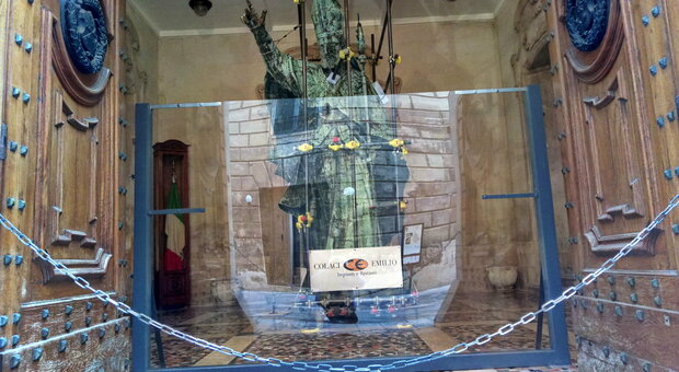 La statua di Sant'Oronzo