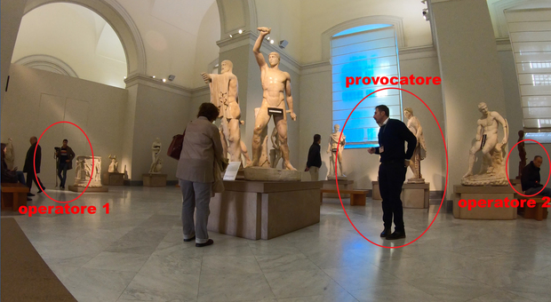 Un «lupo» al museo archeologico, statue censurate