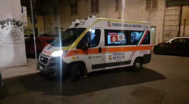 Ancona, entrano in casa per soccorrerlo e fanno la terribile scoperta: trovato il cadavere di un 71enne