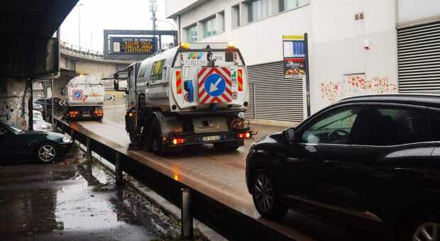 bus dell'Actv perde 200 litri di gasolio dal serbatoio: traffico nel caos all'ora di punta