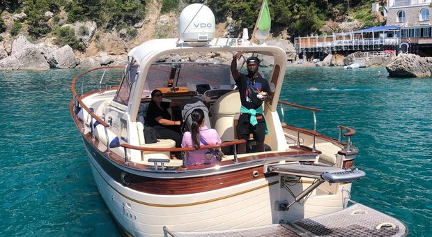 Primo week end d’estate a Capri, sull’isola si rivedono turisti italiani e stranieri