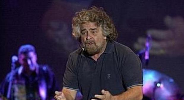 Ascoli, Beppe Grillo condannato Offese un professore durante un comizio