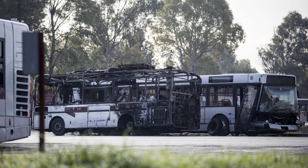 Atac, a Roma si fermano i tram: «Sabotati dagli operai»