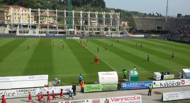 Ascoli Picchio- Carpi 1-2 Segna Sabbione, bianconeri in 10