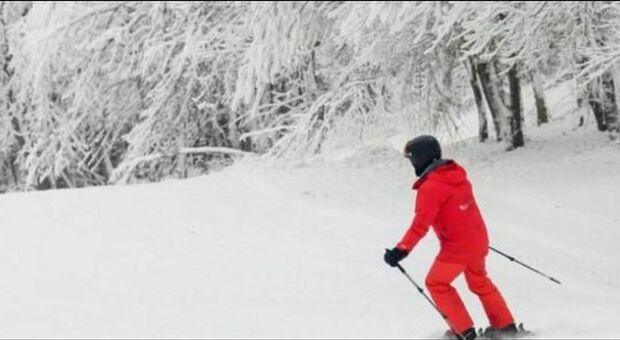 Austria, bambina di 12 anni muore sulle piste da sci il giorno di Natale: si è schiantata contro un albero