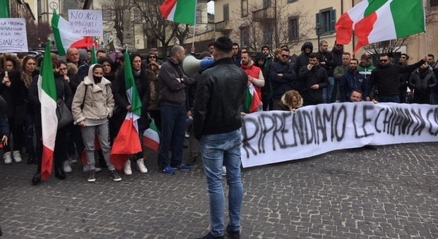 La manifestazione contro i migranti a San Martino al Cimino