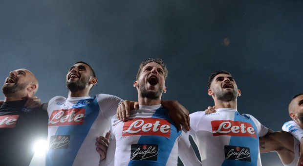 Il Napoli travolge la Fiorentina Reti, show e record
