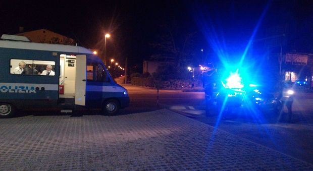 L'unità mobile del personale sanitario della questura di Treviso intervenuta in supporto della Polstrada
