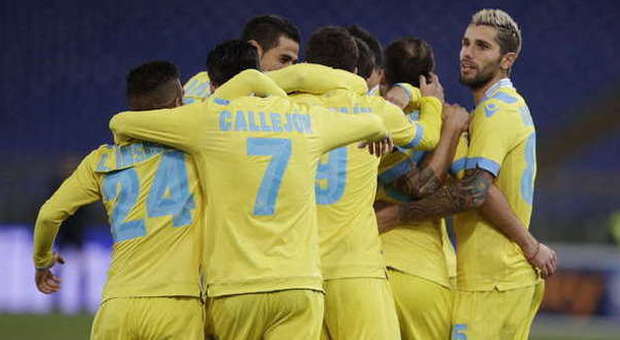 Difesa mediocre e tanta confusione La Lazio affonda contro il Napoli