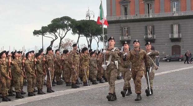 Napoli, giurano 84 nuovi allievi della Nunziatella: «Viva l'Italia»