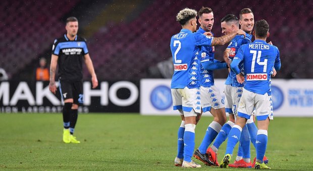 Napoli-Lazio 2-1: non basta Immobile, sorpasso Roma al quarto posto