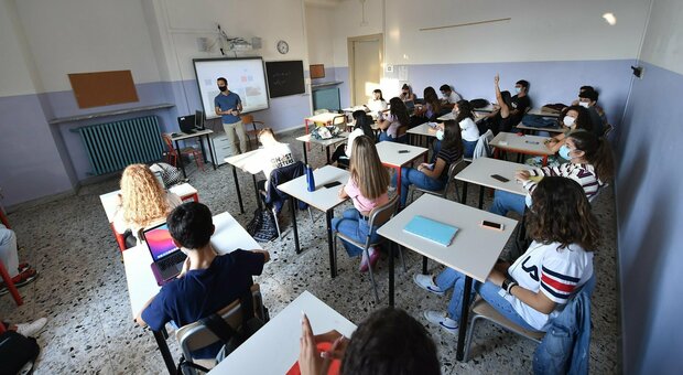 Covid a Roma, focolaio nella scuola Carlo Levi al Salario: 7 classi su 15 in isolamento
