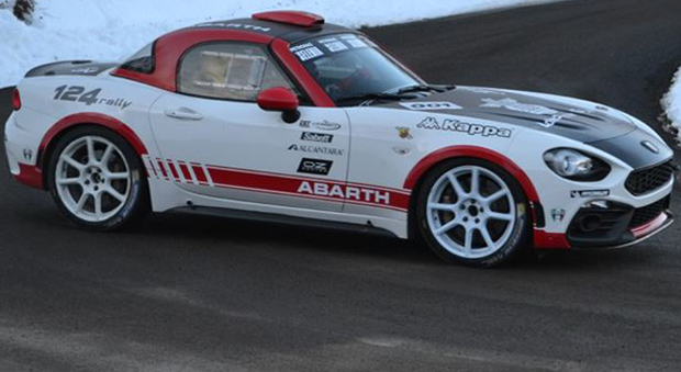 La Abarth 124 Rally durante un test