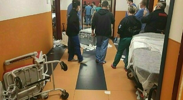 https://statics.cedscdn.it/photos/MED/37/77/8623777_29150212_aggressione_ospedale_padova.jpg