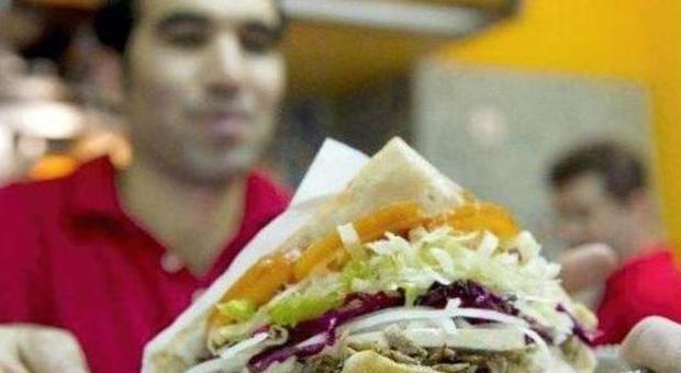 I profughi hanno paura dei cibi freddi: per loro un buono kebab