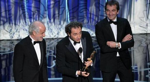 La grande bellezza vince l'Oscar È il miglior film straniero «Lo dedico a Fellini e a Maradona»